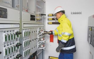 Poprawa skuteczności ochrony przed porażeniem elektrycznym w instalacjach elektrycznych. Przydatne dla elektryka: elektrotechnika i elektronika