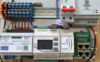 وحدة تحكم صناعية متوافقة مع Arduino و Industruino