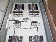 Montaż paneli elektrycznych i paneli sterowania