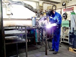 Spawanie elektryczne drutów aluminiowych metodą ogrzewania kontaktowego