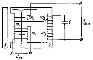 Ferrorezonansowy obwód regulatora napięcia z cewką kompensacyjną