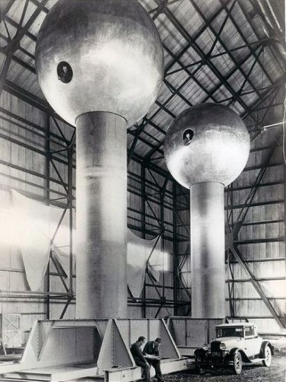 Генераторът на Van de Graaff - 1932 г.