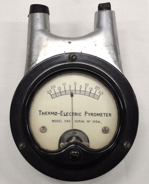 Zabytkowy pirometr termoelektryczny z 1910 roku