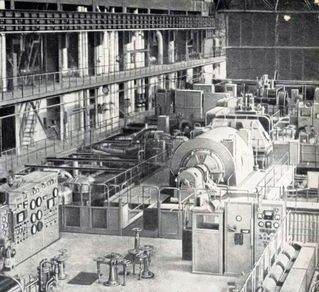 Maszynownia wysokociśnieniowej elektrociepłowni, 1961 r.