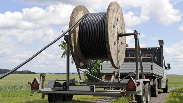 Instalacja kabla wysokiego napięcia