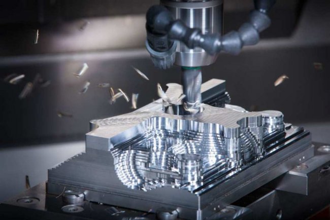 معالجة المنتجات المعدنية على آلة CNC