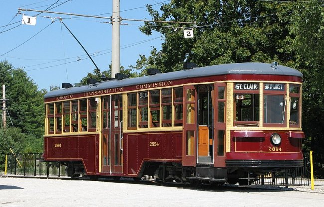 Plně obnovená tramvaj z roku 1920 v Torontu